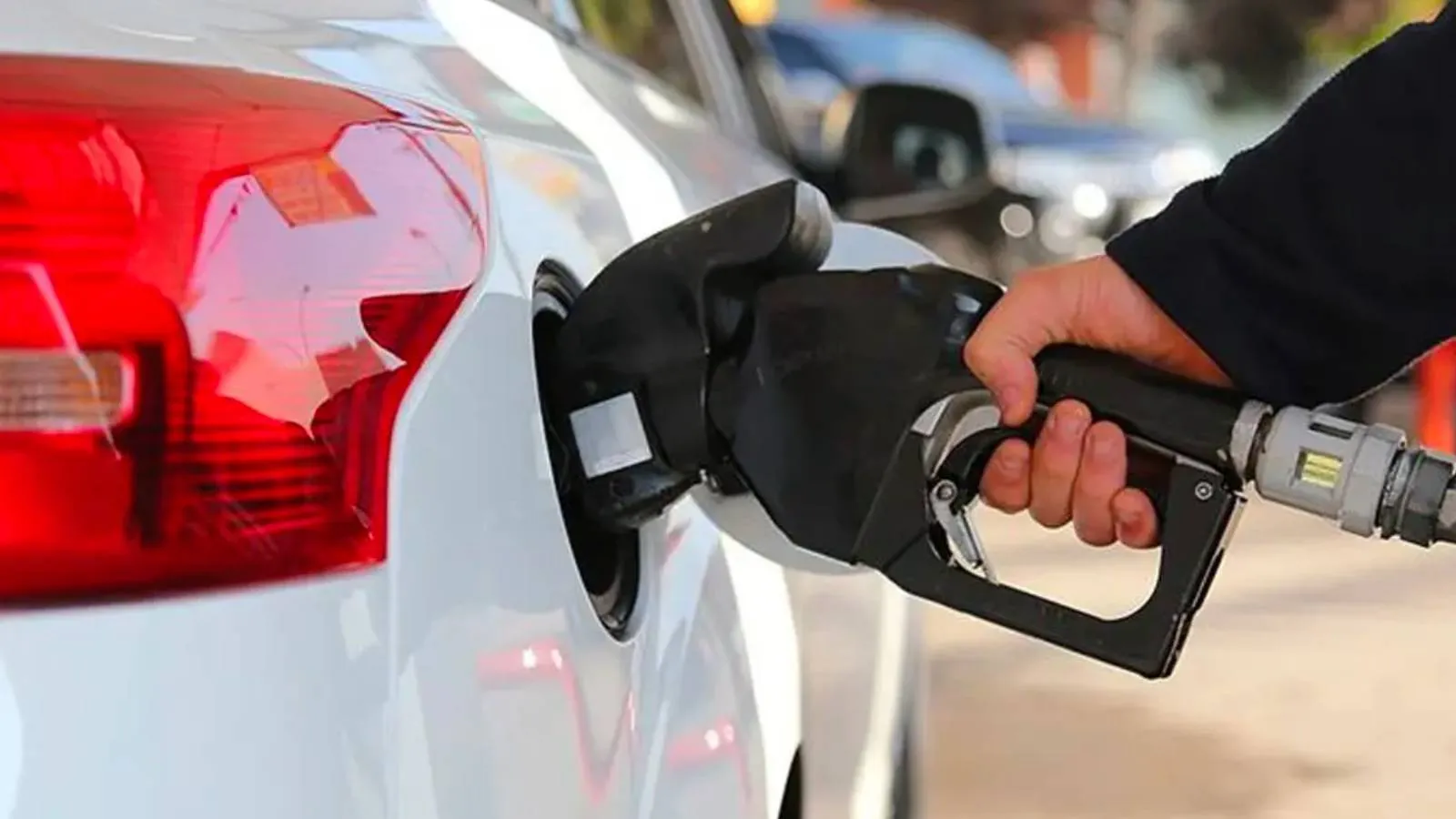 Akaryakıta Bir Büyük Zam Daha Geliyor: İşte Güncel Benzin, Motorin ve LPG Fiyatları