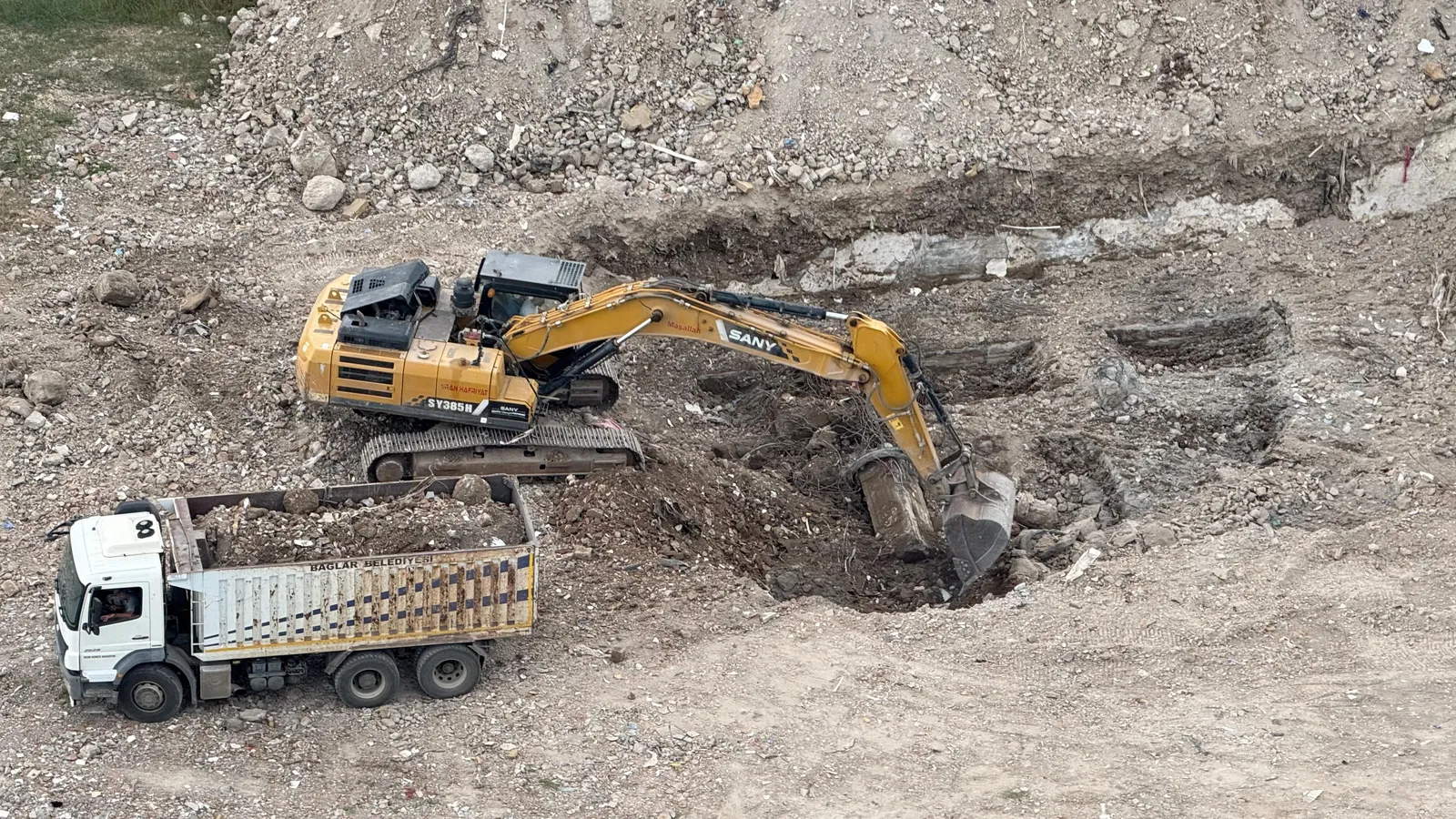 89 Kişinin Hayatını Kaybettiği İş Merkezinin Dönüşümünde İlk Kepçe Vuruldu