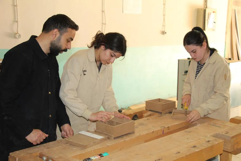 Geleceklerini Şekillendiren Genç Kızlar Erkeklerin Mesleğine Göz Dikti