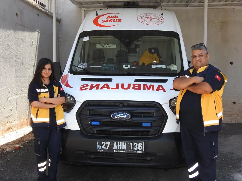 Baba ve Kızı Birlikte Hayat Kurtarıyor