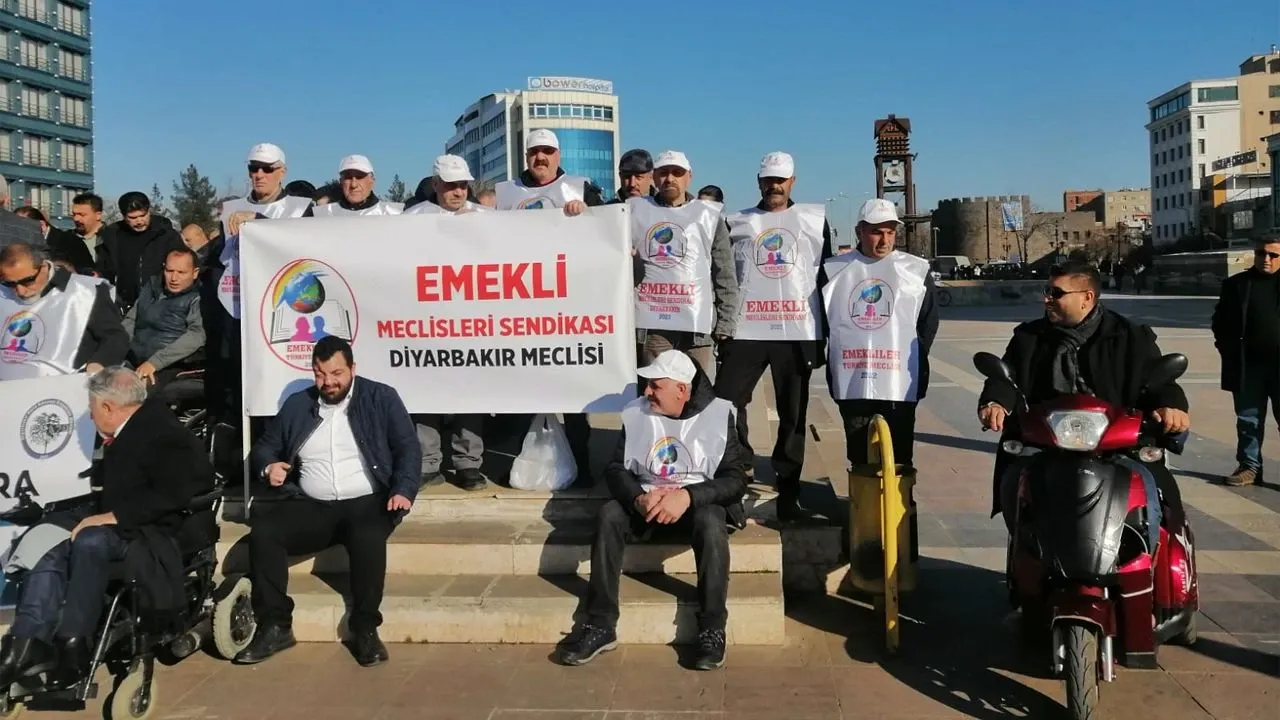 Emeklilerin İsyanı: 7 Yıl Önce 3 Çeyrek Altın Geliyordu