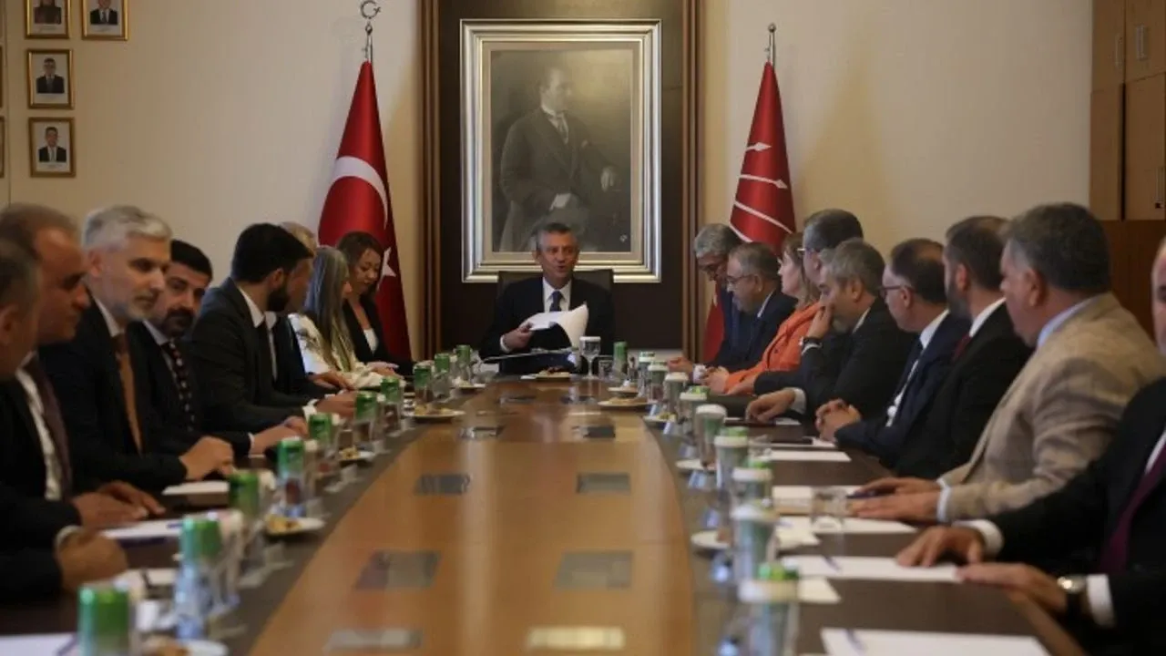 Bölge Baroları Çözüm İçin Ankara’da: Baro Başkanları Özgür Özel’le Görüştü