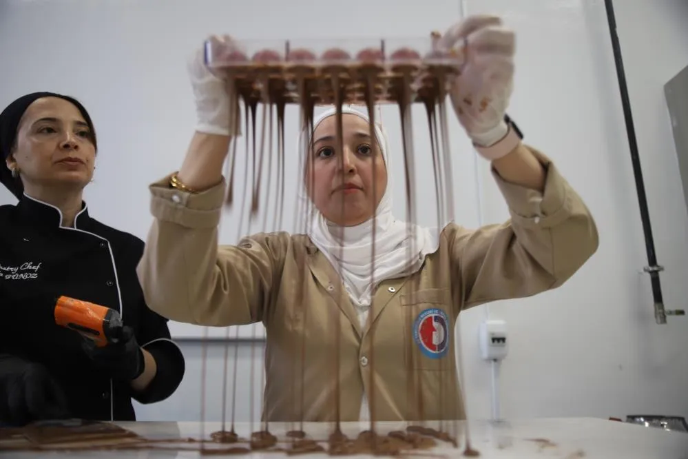 Dezavantajlı Kadınlar Çikolata Üretimini Öğreniyor