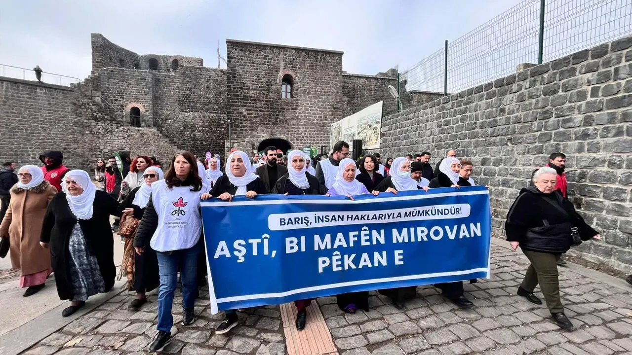 Diyarbakır’da 63 Kurumdan Çağrı: “Kürt Meselesinin Çözümünde Cesur Adımlar Atılsın”