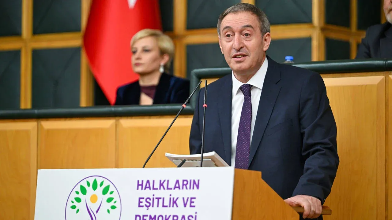 Tuncer Bakırhan'dan Özgür Özel'e: “Çözümün Karşısındaysanız Sözünüzü Açık Söyleyin”