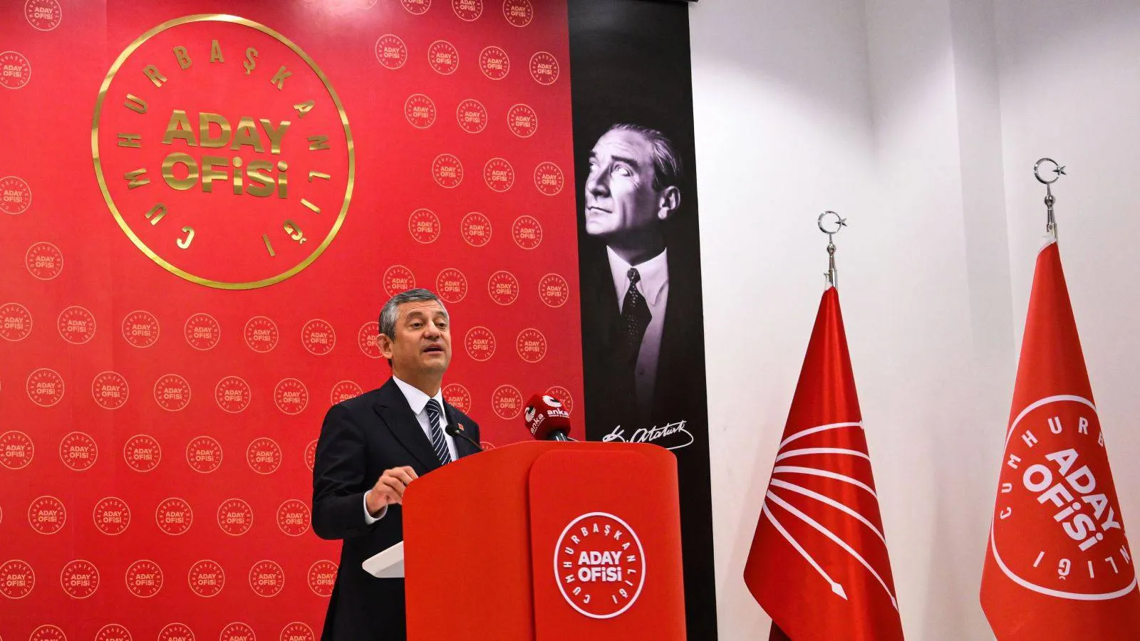 İddia: Özgür Özel'in Ekibi, Kendisinin Cumhurbaşkanı Adayı Olmasını İstiyor