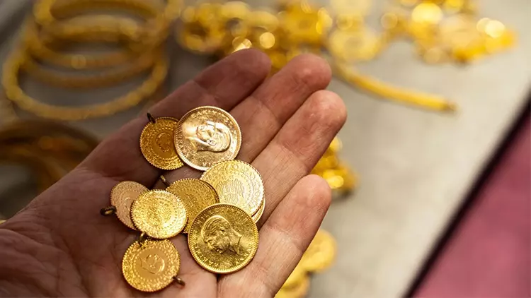 Tarihi Zirve: Gram Altın 7 Bin Lirayı Aştı