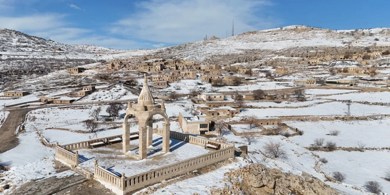 Şırnak'ta Ezidilerin Dönüşüyle Mağara Köyü Kış Turizmine Açıldı