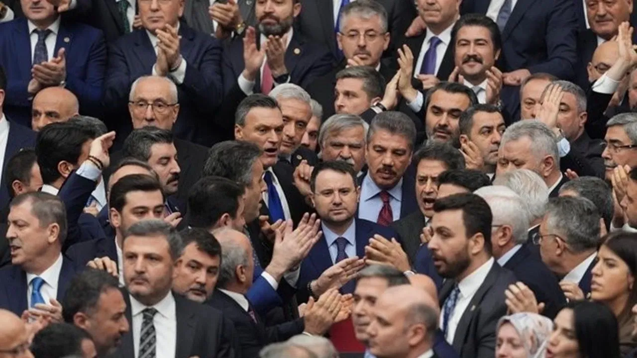 Adalet Bakanı Akın Gürlek'in Açıklamalarına 80 Barodan Ortak Tepki
