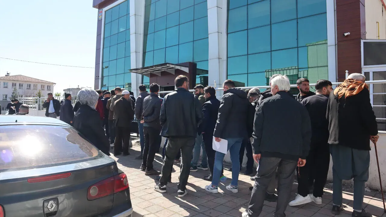 Cezadan Kaçmak İçin Plaka Değişim Kuyruğu