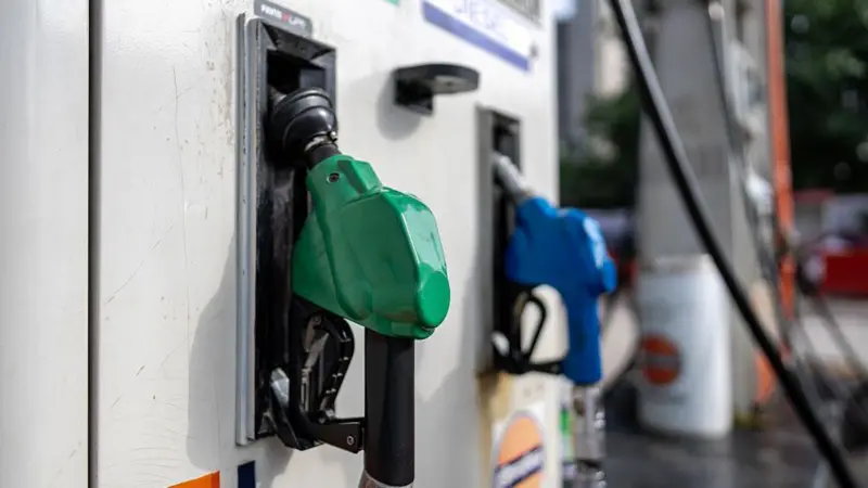 Ateşkes Açıklamasıyla Petrol Fiyatları Geriledi, Altın Yükselişte