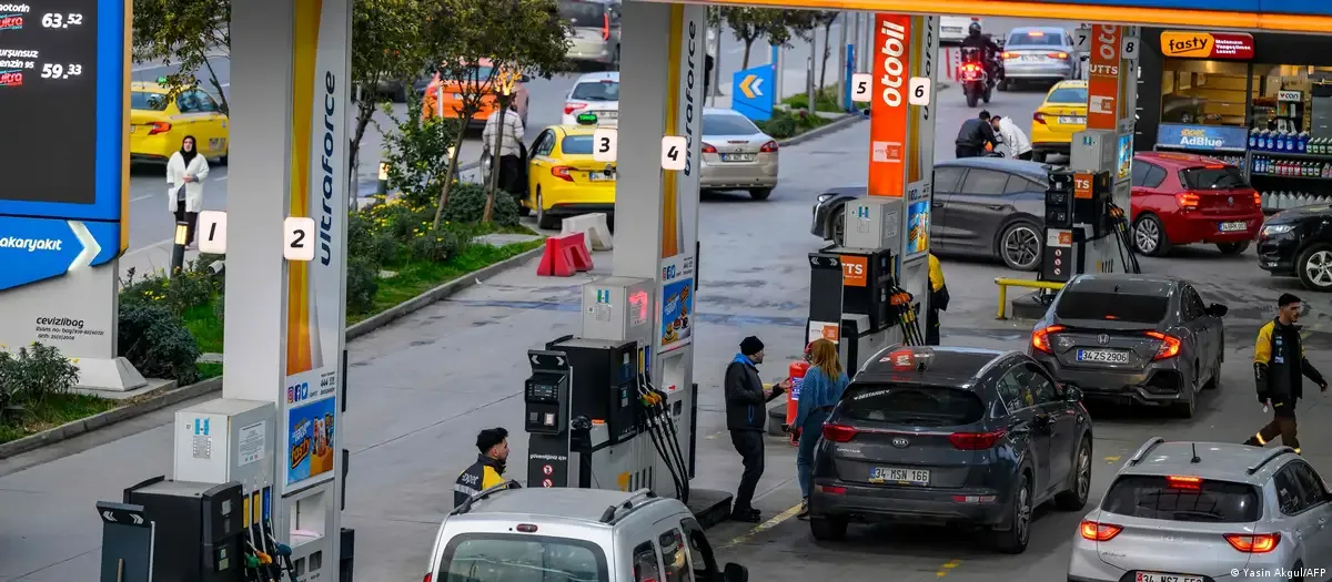 Petrol Alarmı: Türkiye'de Akaryakıta Peş Peşe Zam