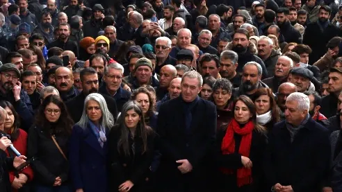 Van belediyesine kayyum atanmasına karşı protestolar düzenlendi ve basın açıklamaları yapıldı
