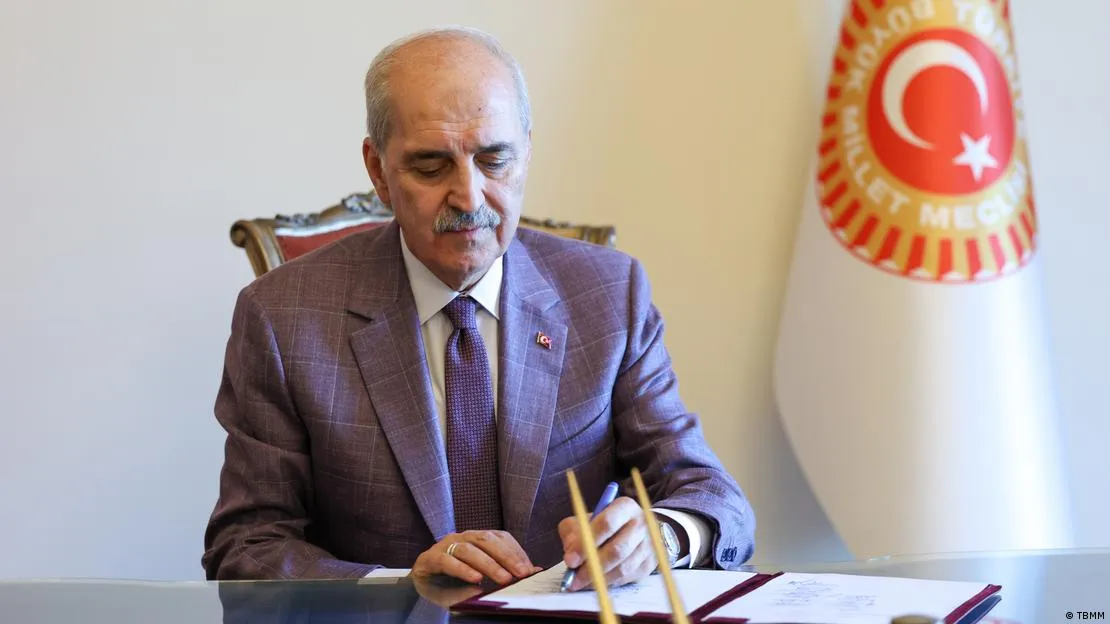 TBMM Başkanı Numan Kurtulmuş yasa tasırını imzaladı