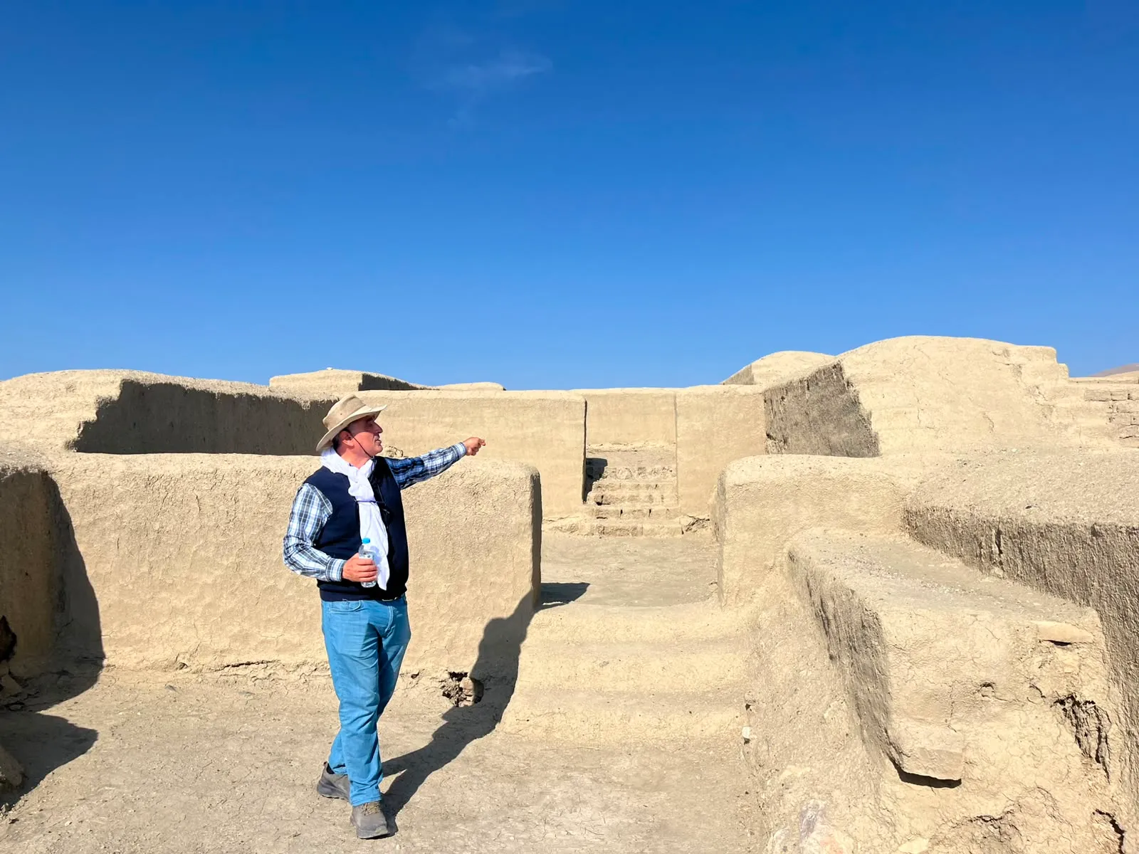Van Kalesi Höyüğü Kazı Başkanı Prof. Dr. Rafet Çavuşoğlu