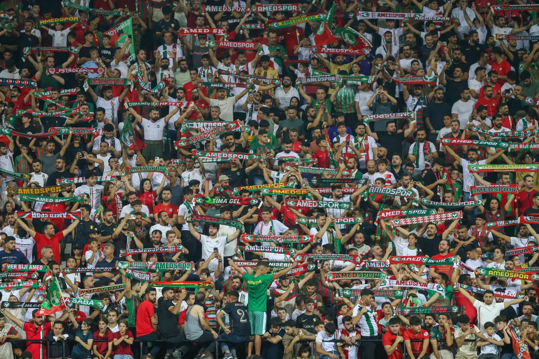 Sahadan Milyonlara Uzanan Hikaye; Amedspor Neden Kürtlerin Sembolüne Dönüştü?