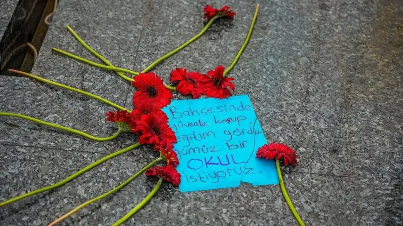 Siverek ve Kahramanmaraş saldırılarından sonra Türkiye'nin farklı yerlerinde protesto gösterileri ve anmalar düzenlendi.