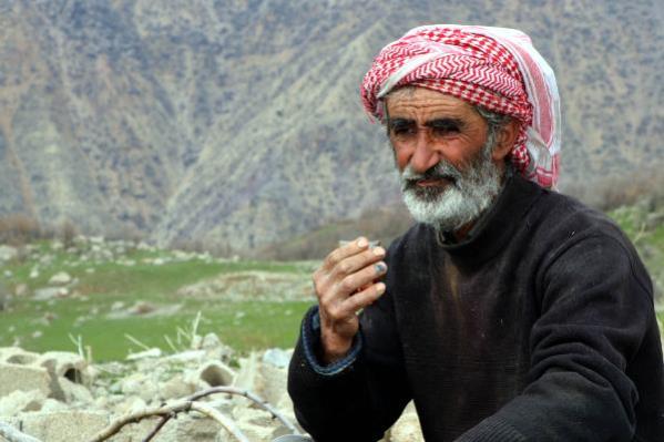 SİİRT’İN DAĞLARINDA TEK BAŞLARINA YAŞIYORLAR, VİRÜSTEN KORKMUYORLAR