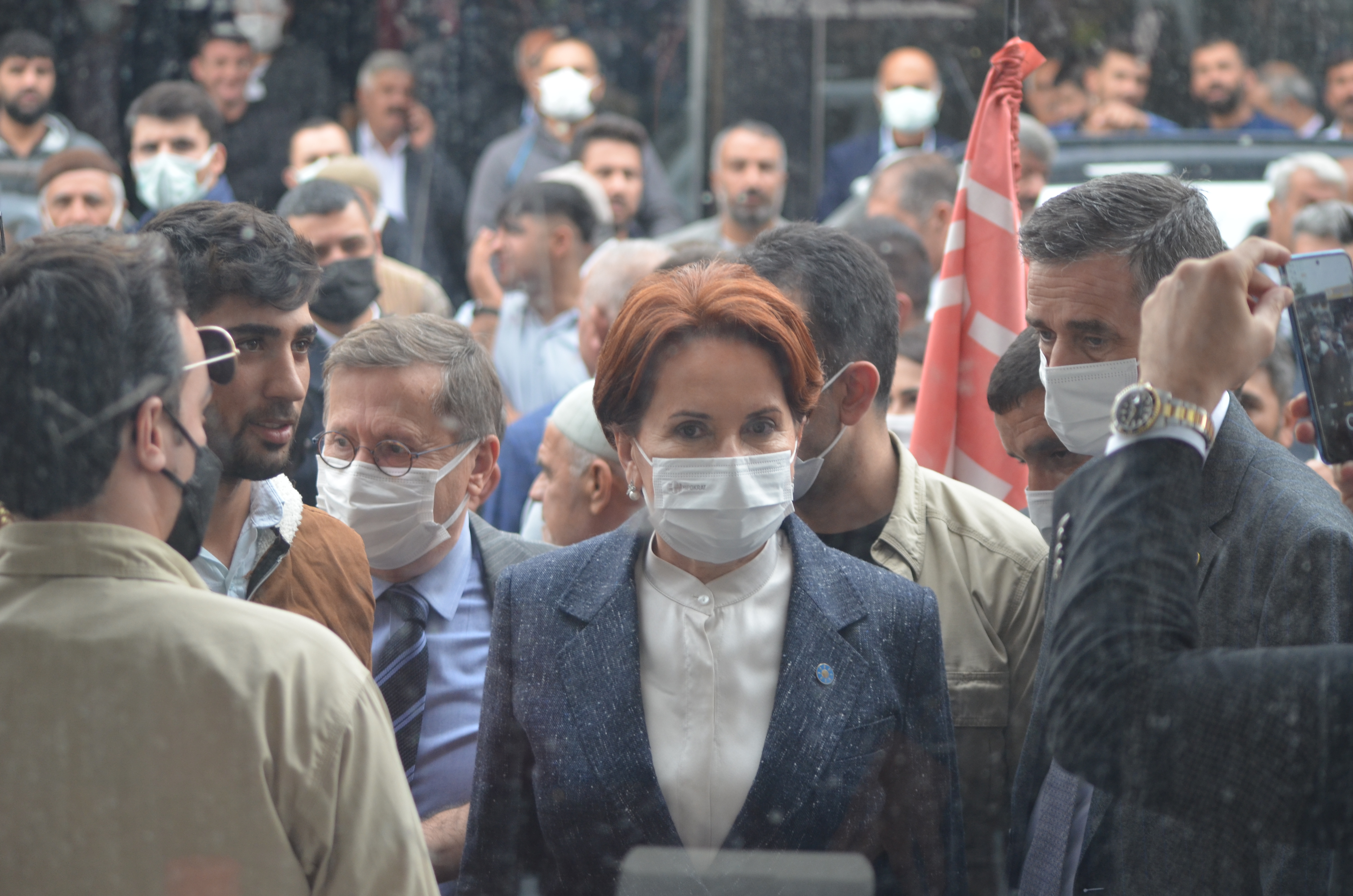 AKŞENER’İN KURTALAN ZİYARETİNDE GERGİNLİK