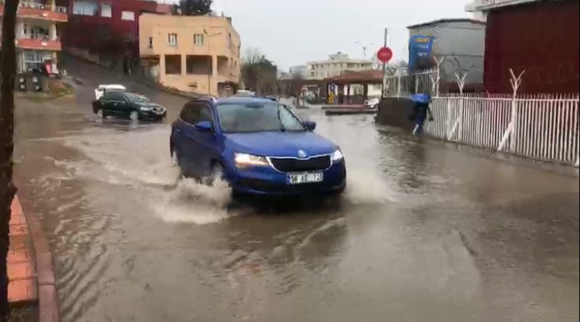 Siirt'te Arabalar Yüzebiliyormuş