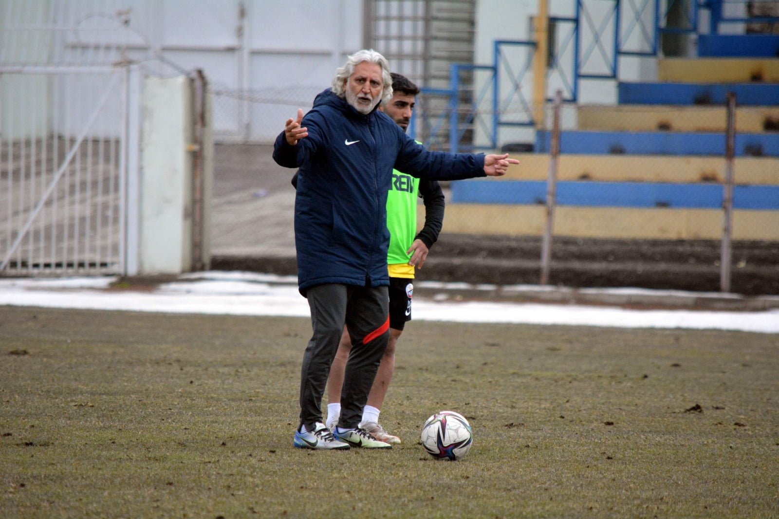 SİİRTSPOR TEKNİK DİREKTÖRÜ SİLİN; “BU TAKIM LİGDE KALACAKTIR”