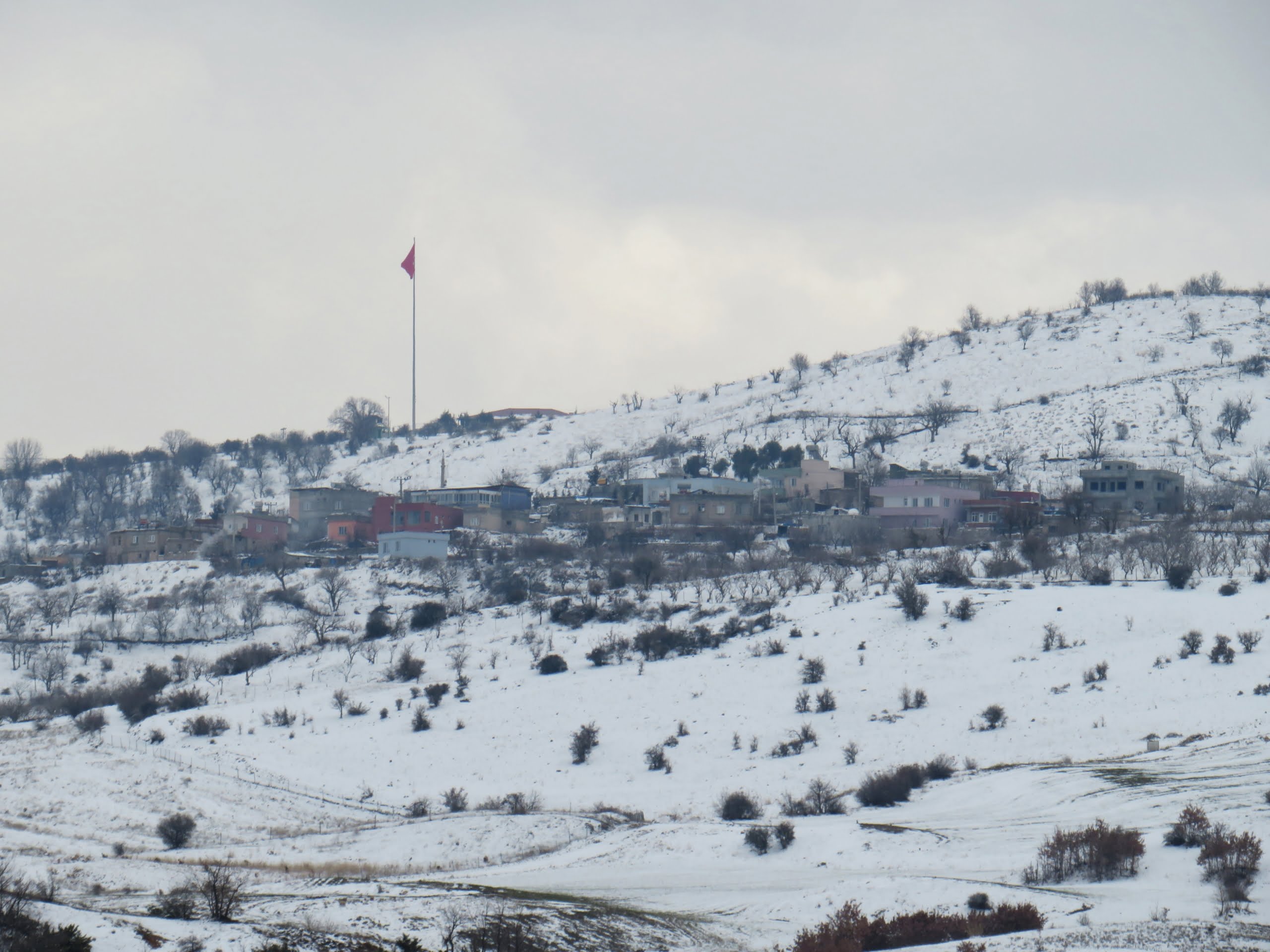 Siirt’te Kar Yağışı Çiftçiyi Umutlandırdı