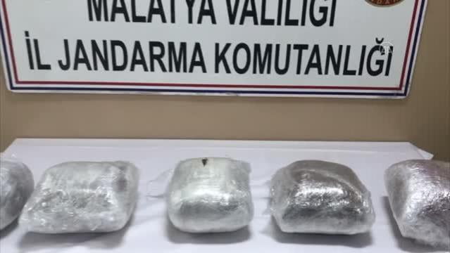 Siirt Treninde Yolcunun Valizinden 10 Kilo Esrar Çıktı