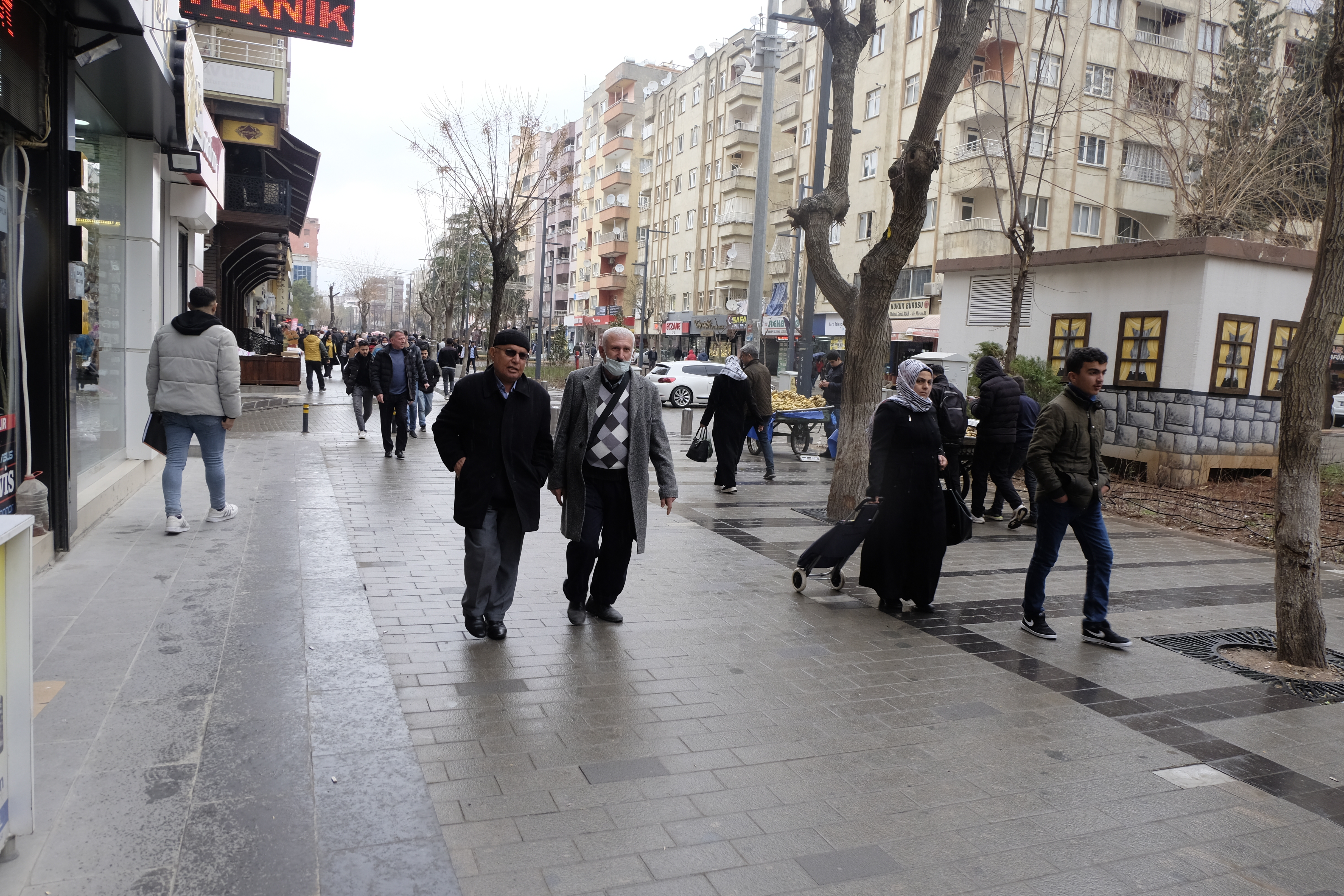 8 Mart'ta Şiddet Gören Hamile Kadını Kadın Esnaflar Kurtardı