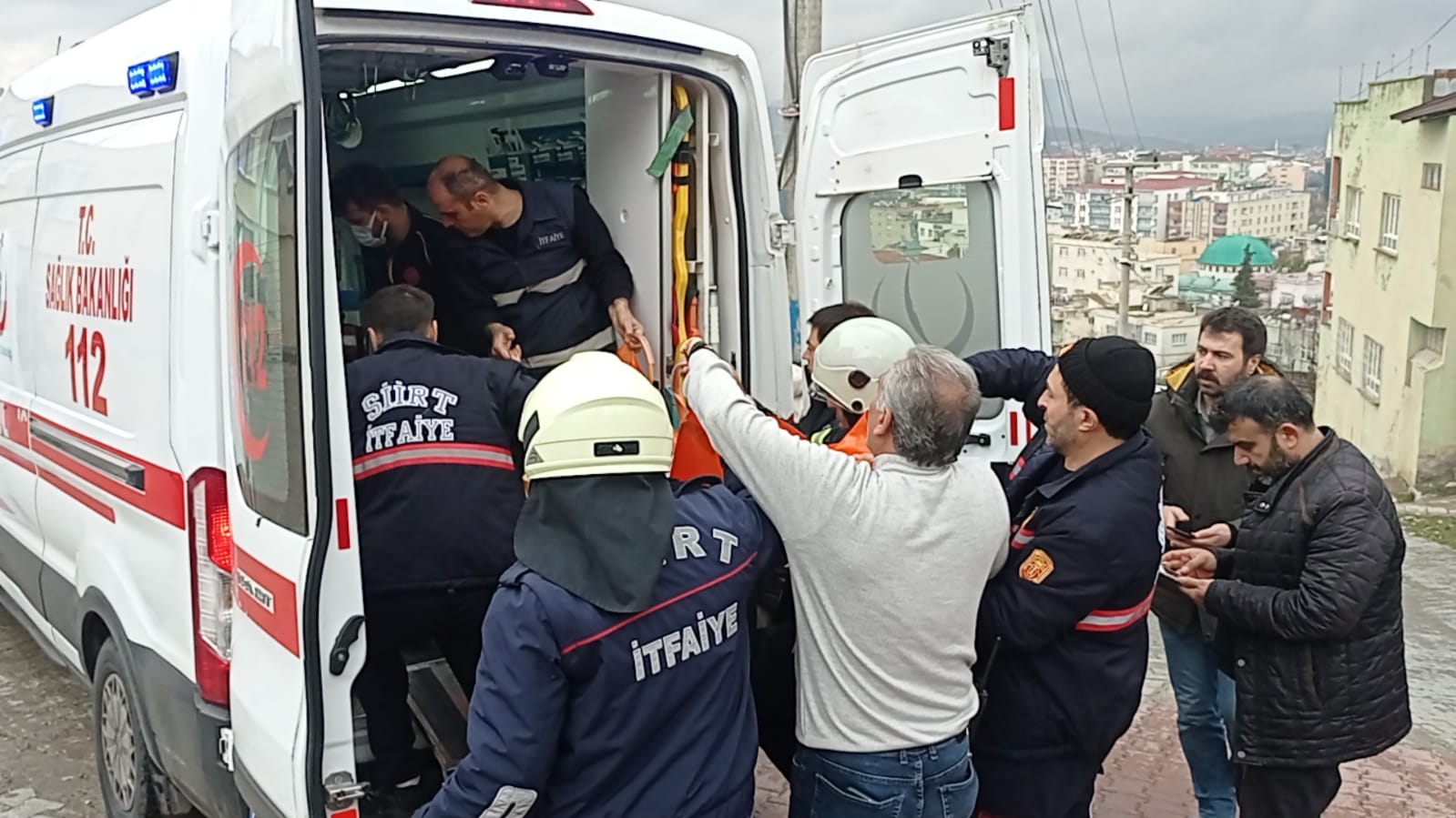 Siirt'te Bir Evde Gaz Sıkışması Sonucu Patlama: 2 Yaralı