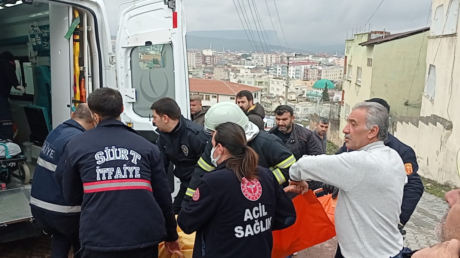 Siirt'te Bir Evde Gaz Sıkışması Sonucu Patlama: 2 Yaralı