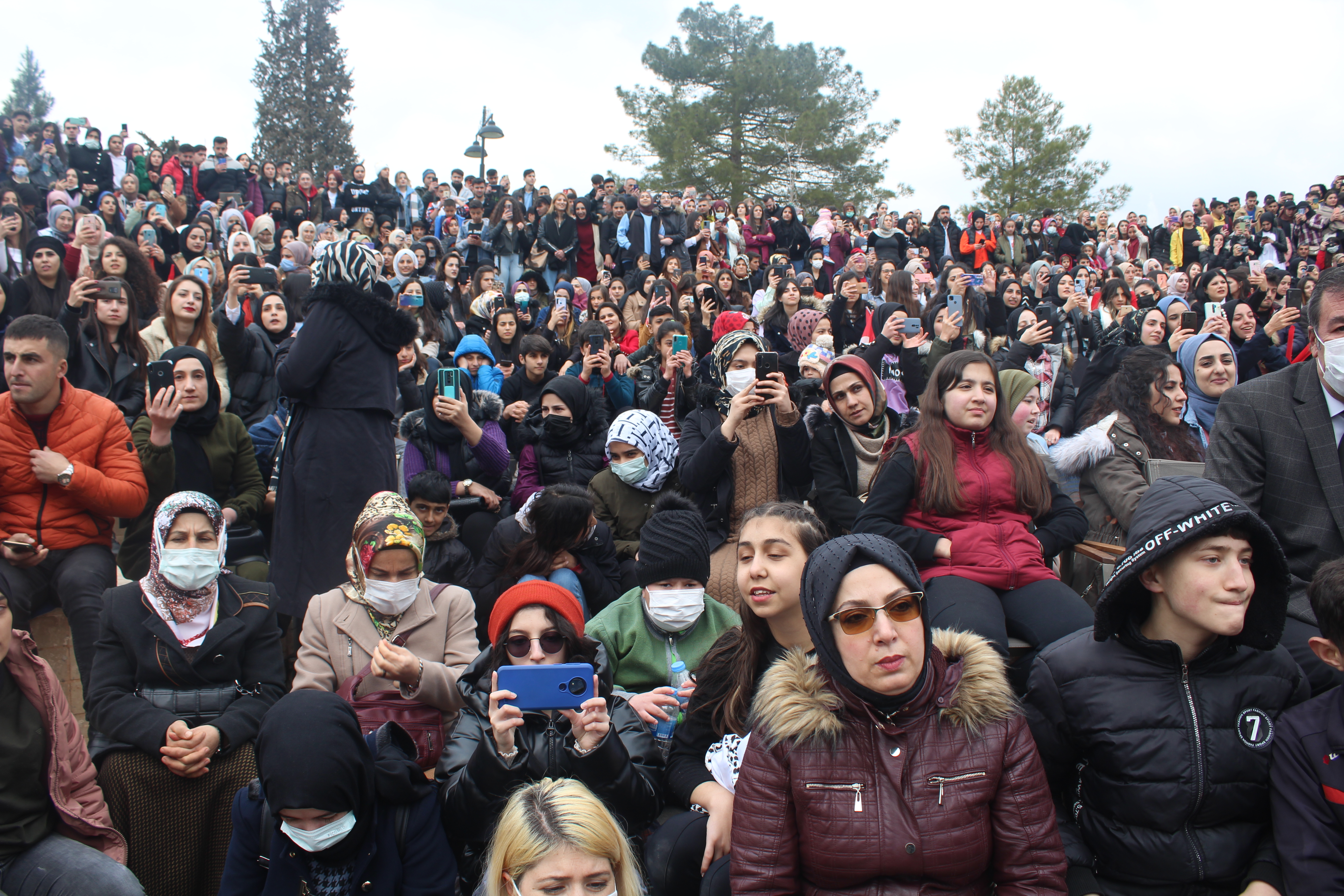 Nevruz Kutlamaları Kapsamında Resul Dindar Konseri Gerçekleştirildi