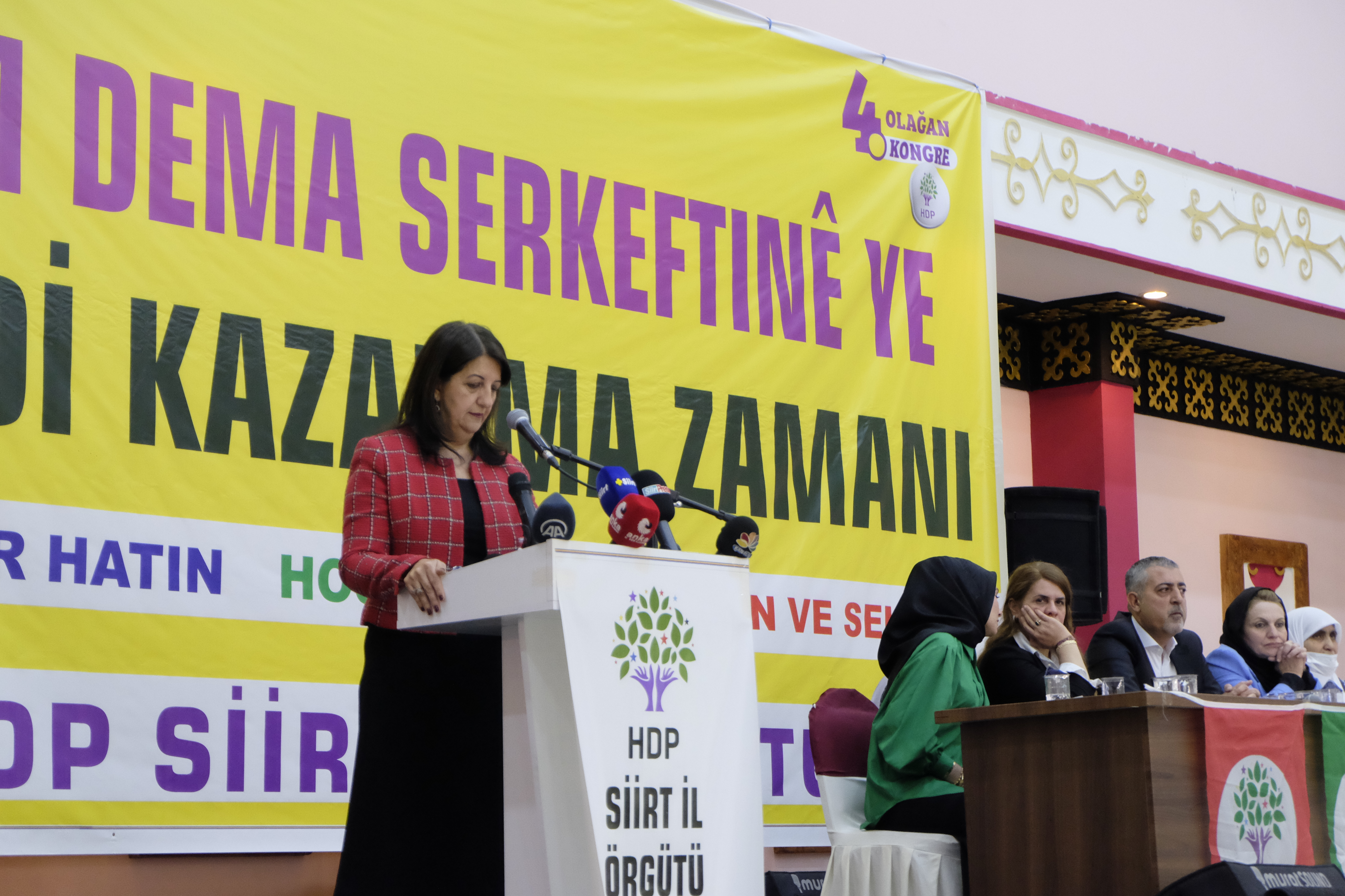 HDP Eş Genel Başkanı Buldan: ''Ukrayna'da Barış Olsun Derken Barış Olmasını İsteyen Demirtaş'ın 5 Yıl Cezaevinde Olduğunu Hatırlatmak İsterim''