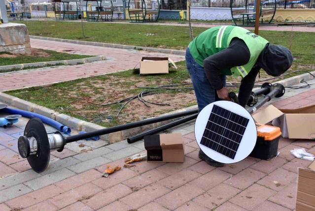 Siirt'te Parklar Güneş Enerjisiyle Aydınlatılacak