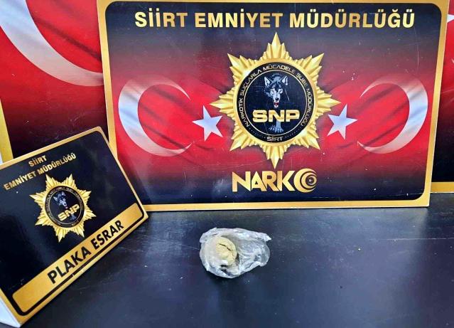 Siirt'te Üst Aramasında Uyuşturucu Bulunan 2 Kişi Gözaltına Alındı