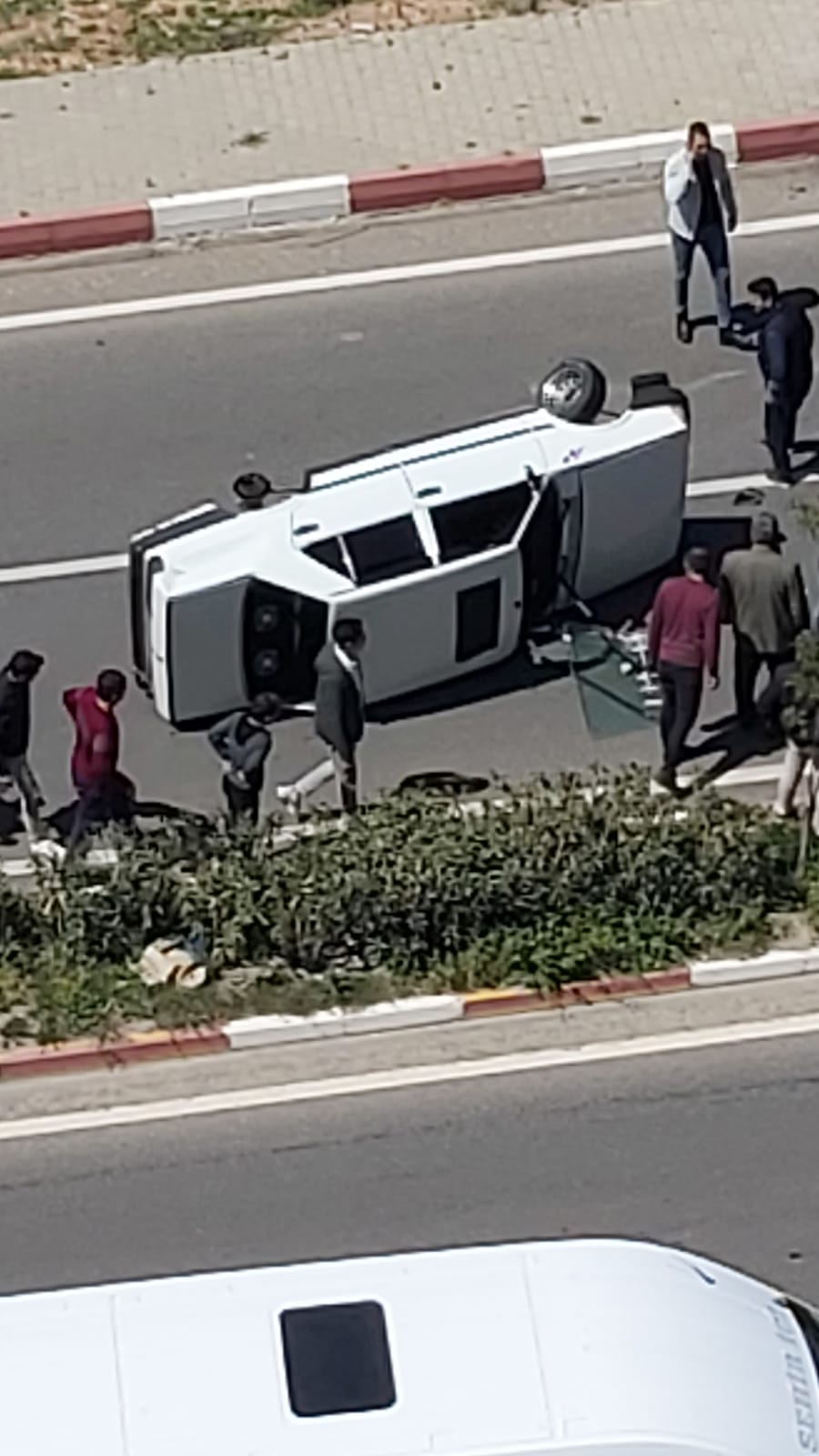 Siirt’te Tekerlekleri Fırlayan Araç Devrildi: 5 Yaralı