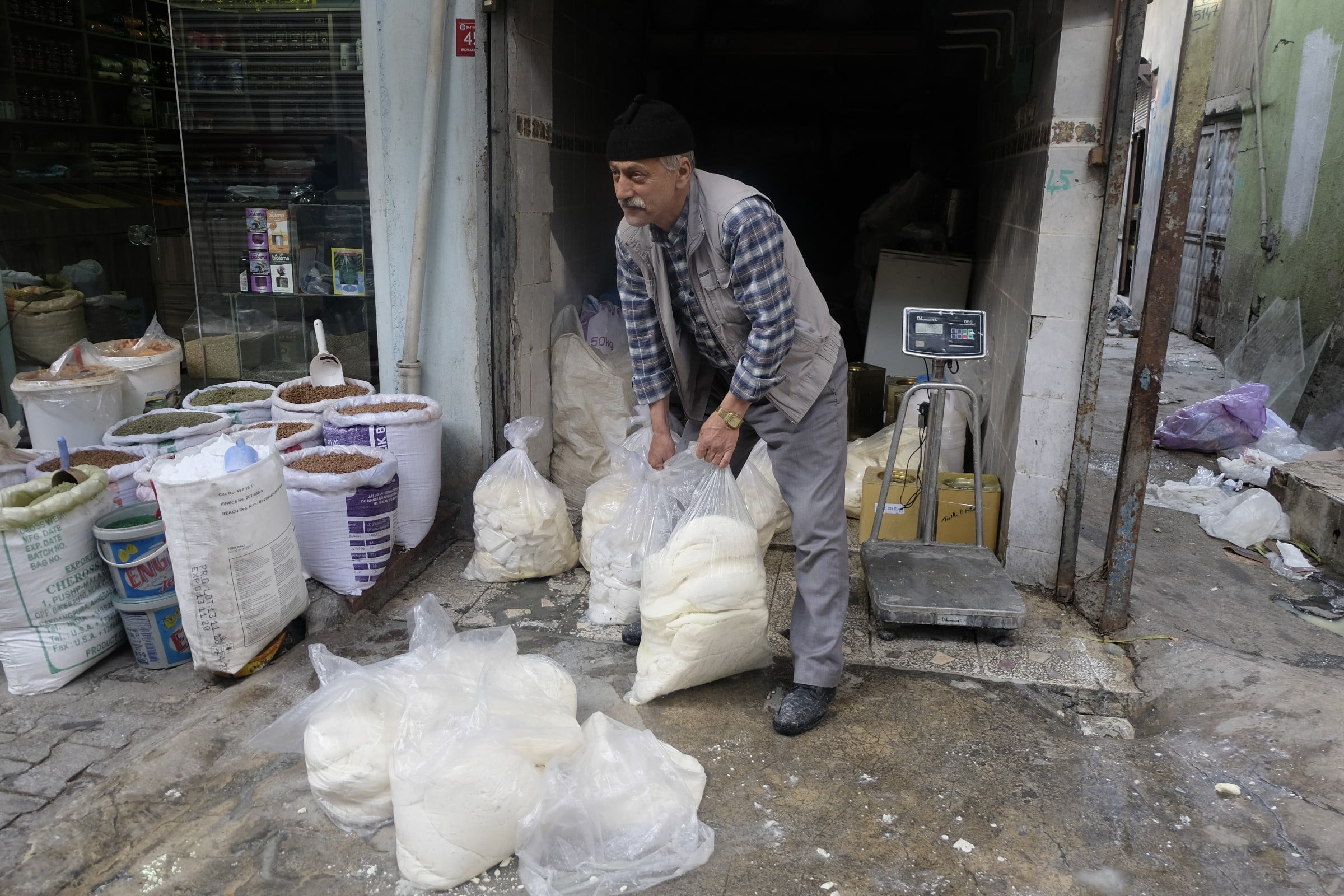 Peynirin Kilosu 60 Liraya Dayandı, Siirt'te Satışlar Durma Noktasına Geldi!