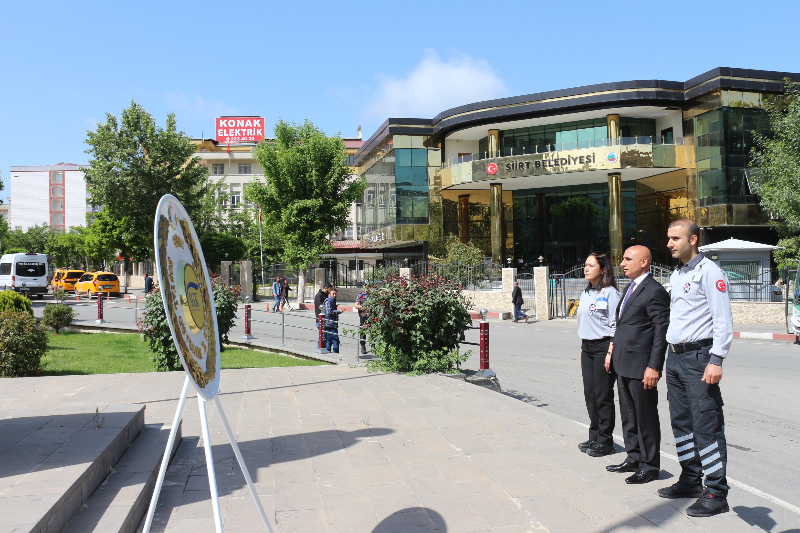 Sosyal Güvenlik Haftası Nedeniyle Atatürk Anıtına Çelenk Sunuldu