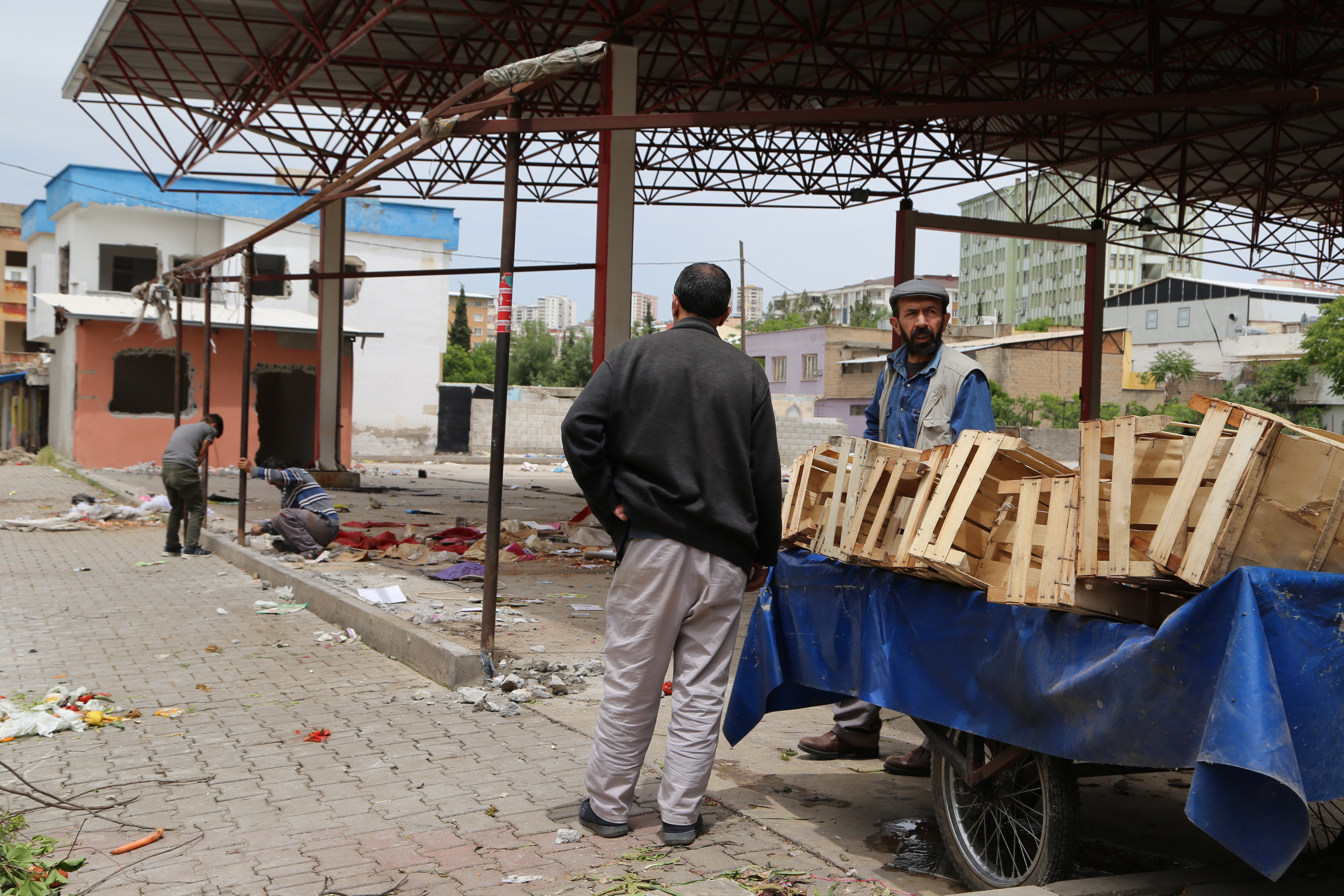 Siirtli Pazar Esnafı: “Çocuklarımızı Aç Bırakmamak Zorundayız”