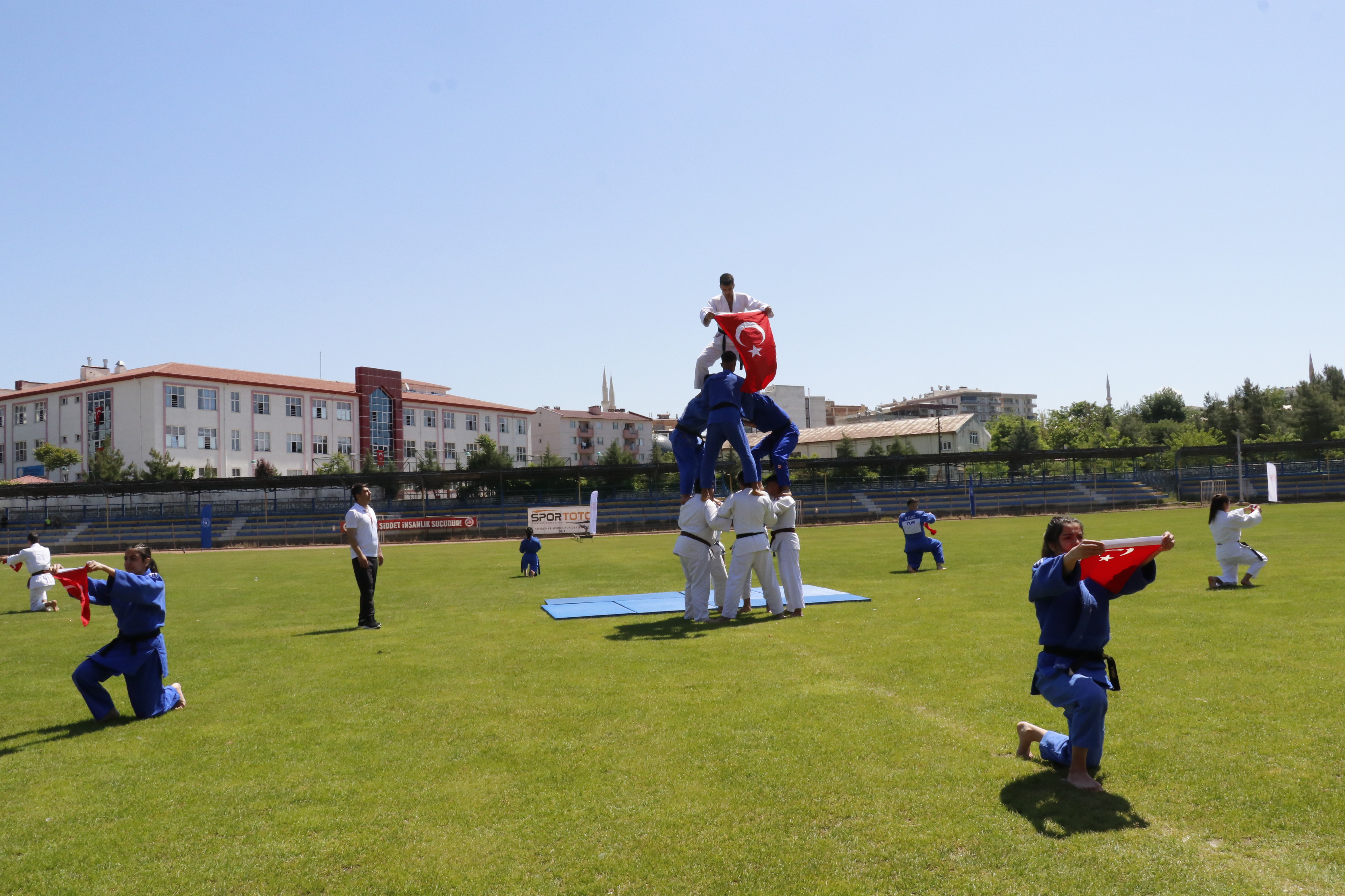 Siirt'te 19 Mayıs Atatürk'ü Anma Gençlik ve Spor Bayramı Kutlandı