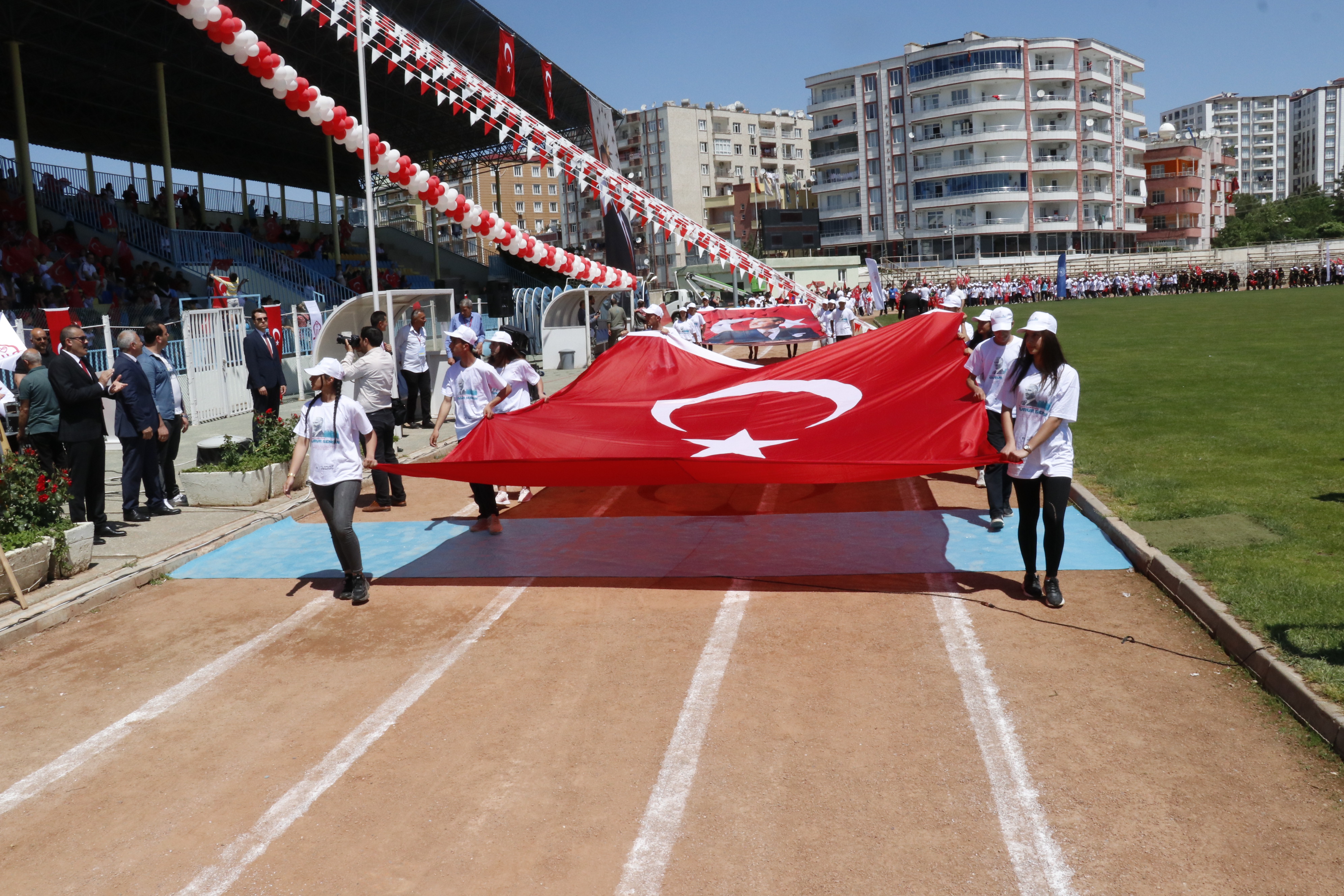 Siirt'te 19 Mayıs Atatürk'ü Anma Gençlik ve Spor Bayramı Kutlandı