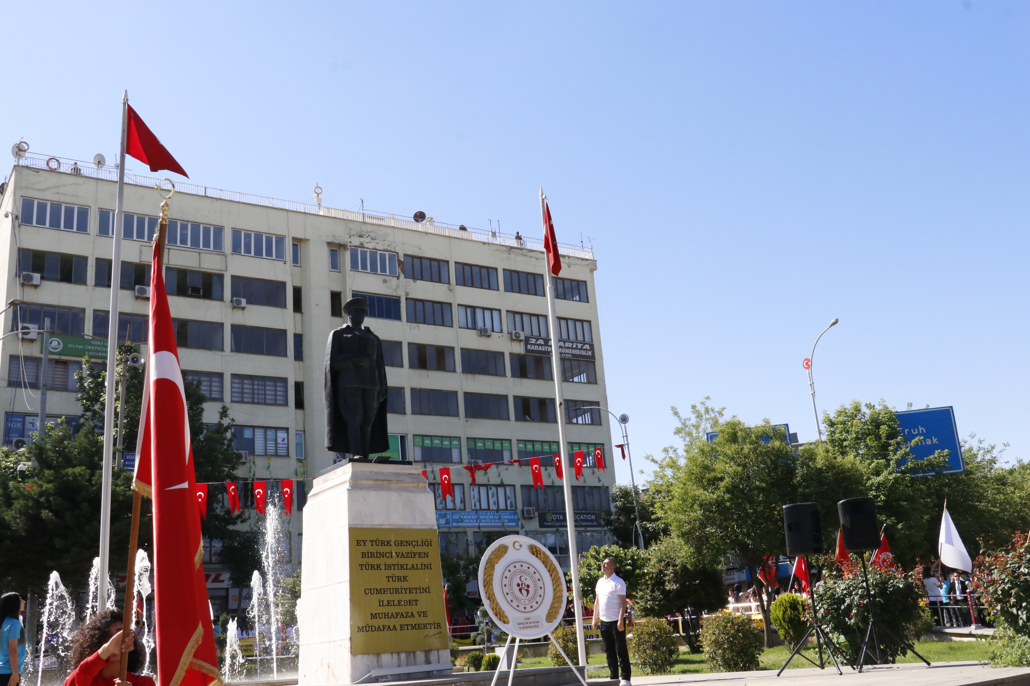 Siirt'te 19 Mayıs Atatürk'ü Anma Gençlik ve Spor Bayramı Kutlandı