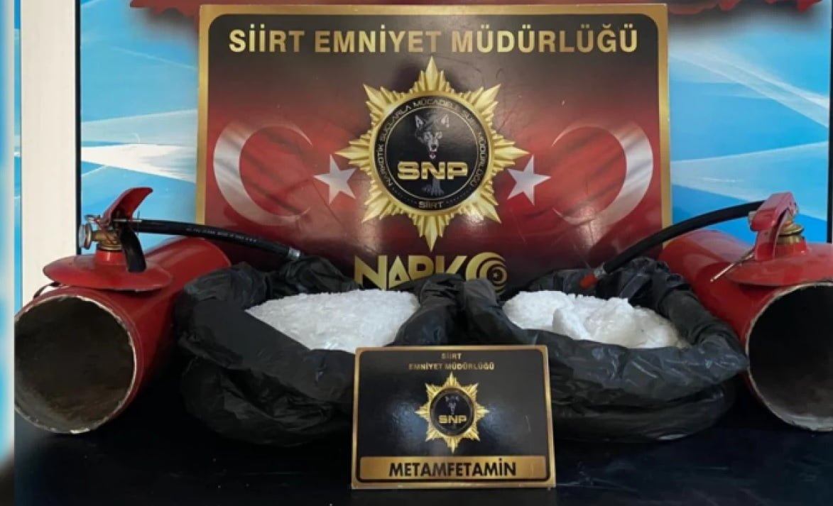 Siirt’te Yangın Tüpüne 8 Kilo Uyuşturucu Sakladılar!