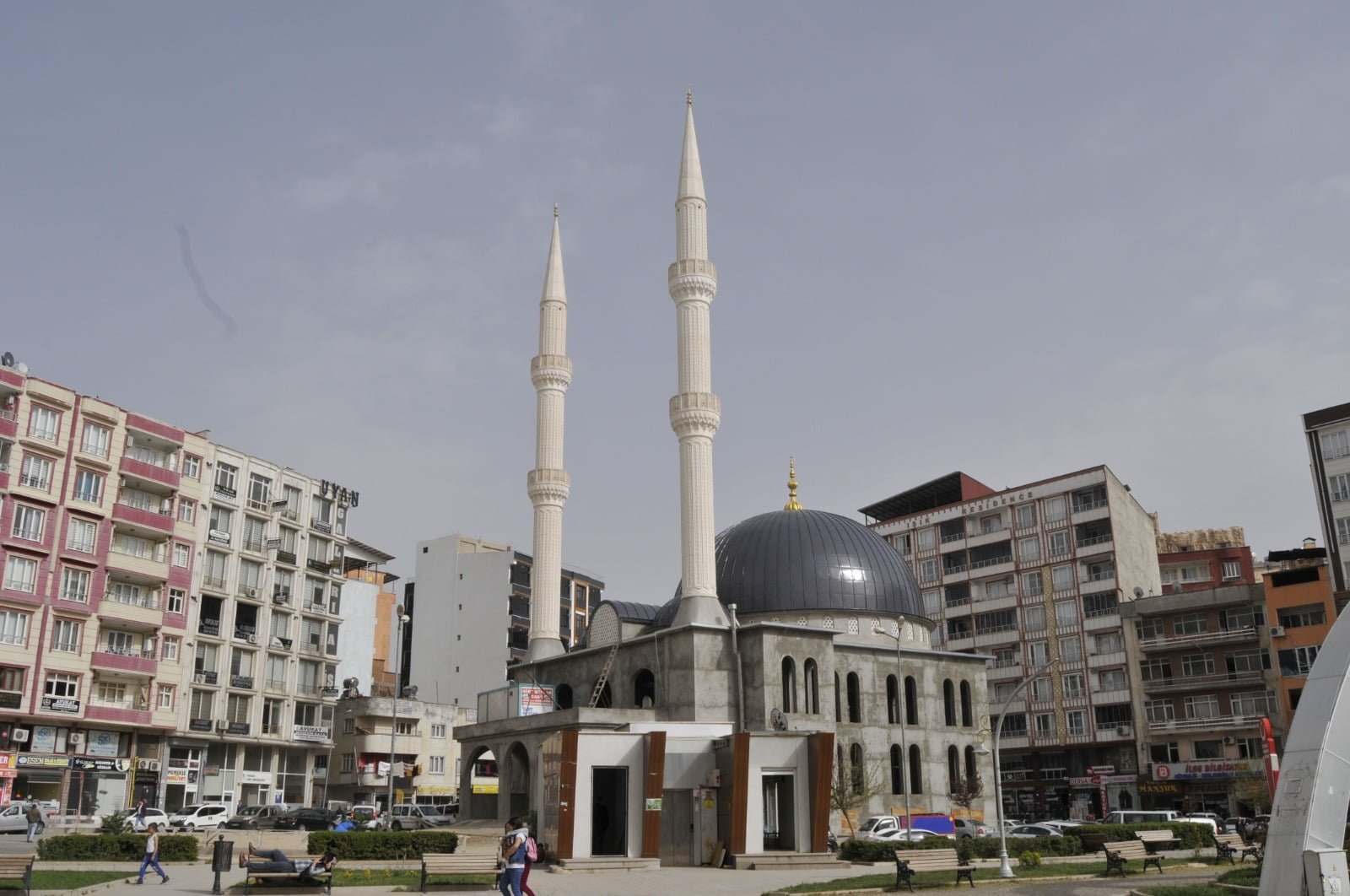 Meydanda Yapımı Devam Eden Camiye Siirtli Yazarın İsmi Verildi