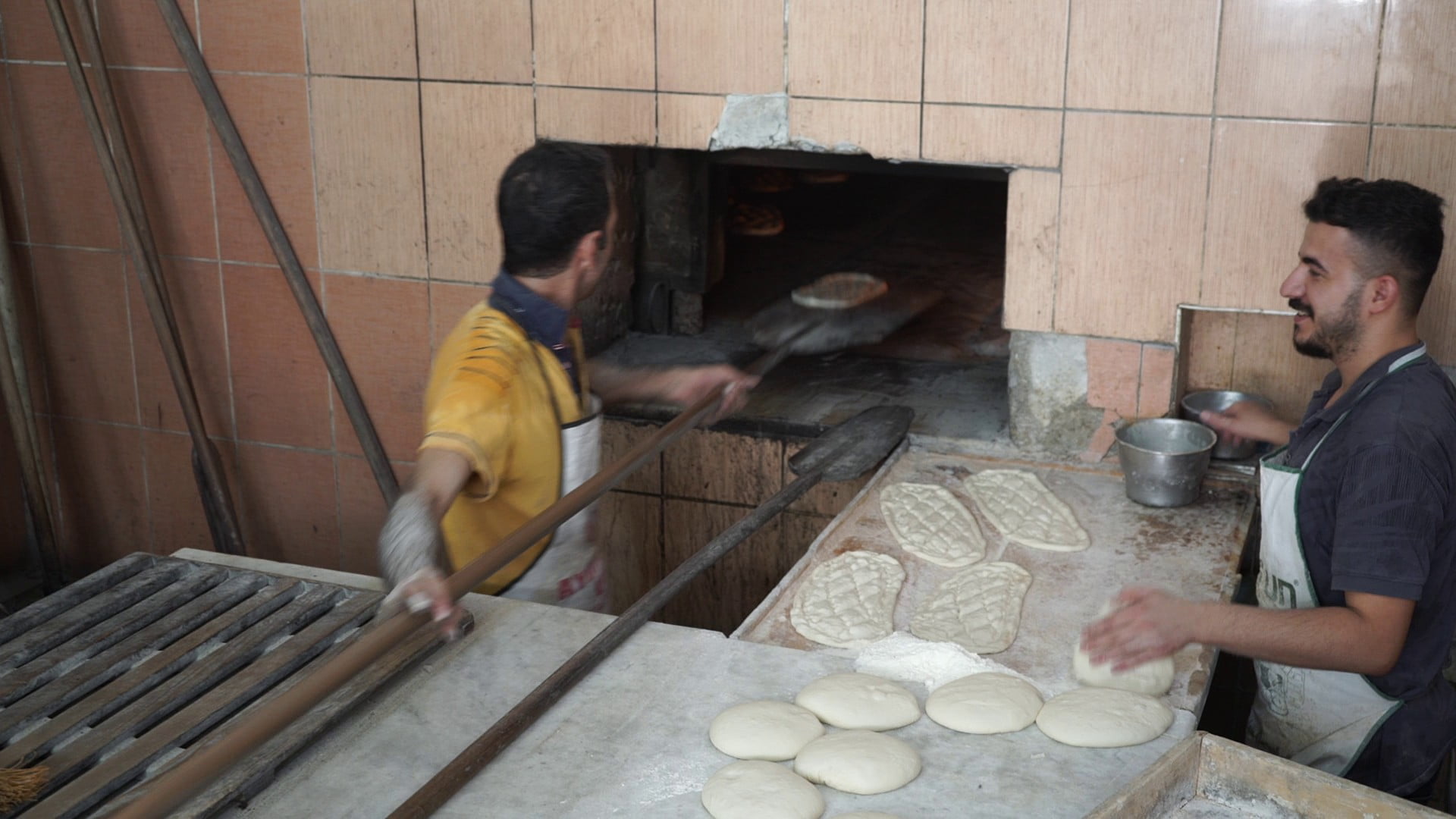 Siirt’te 60 Derece Sıcakta Ekmek Parası Kazanıyorlar