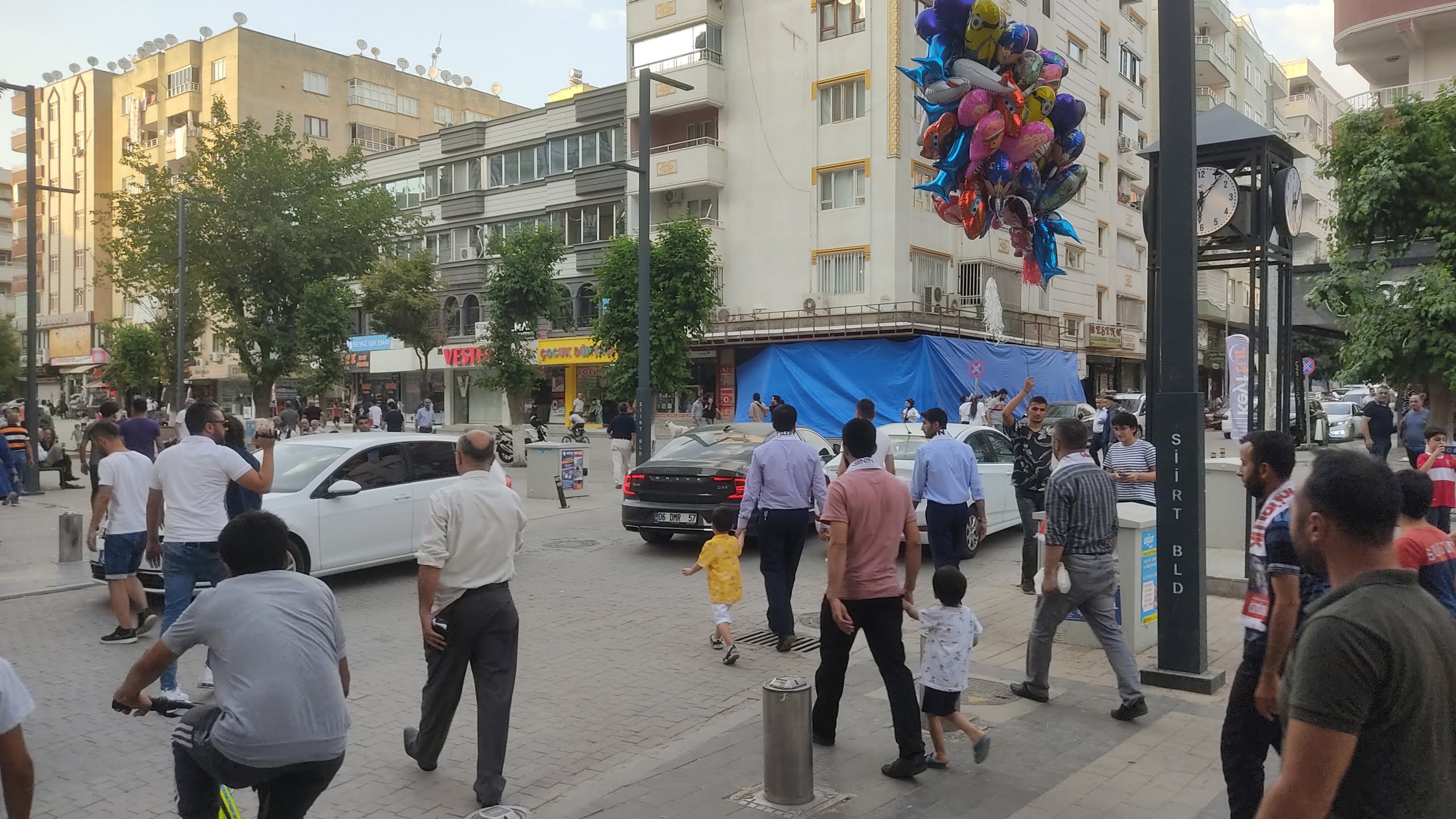 Siirt'te Furkan Vakfı Gönüllüleri ile Polis Arasında Gerginlik