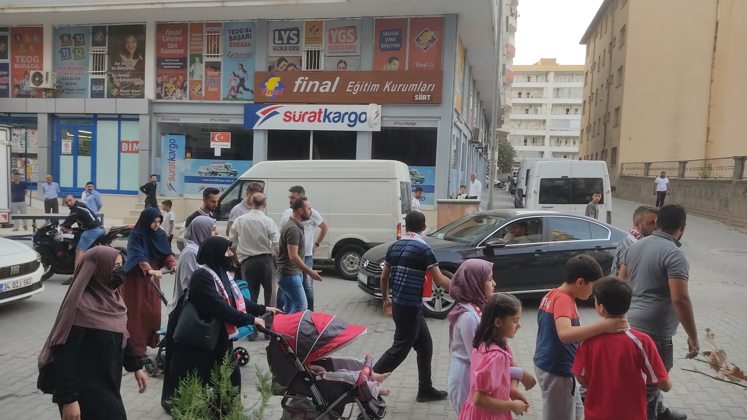 Siirt'te Furkan Vakfı Gönüllüleri ile Polis Arasında Gerginlik