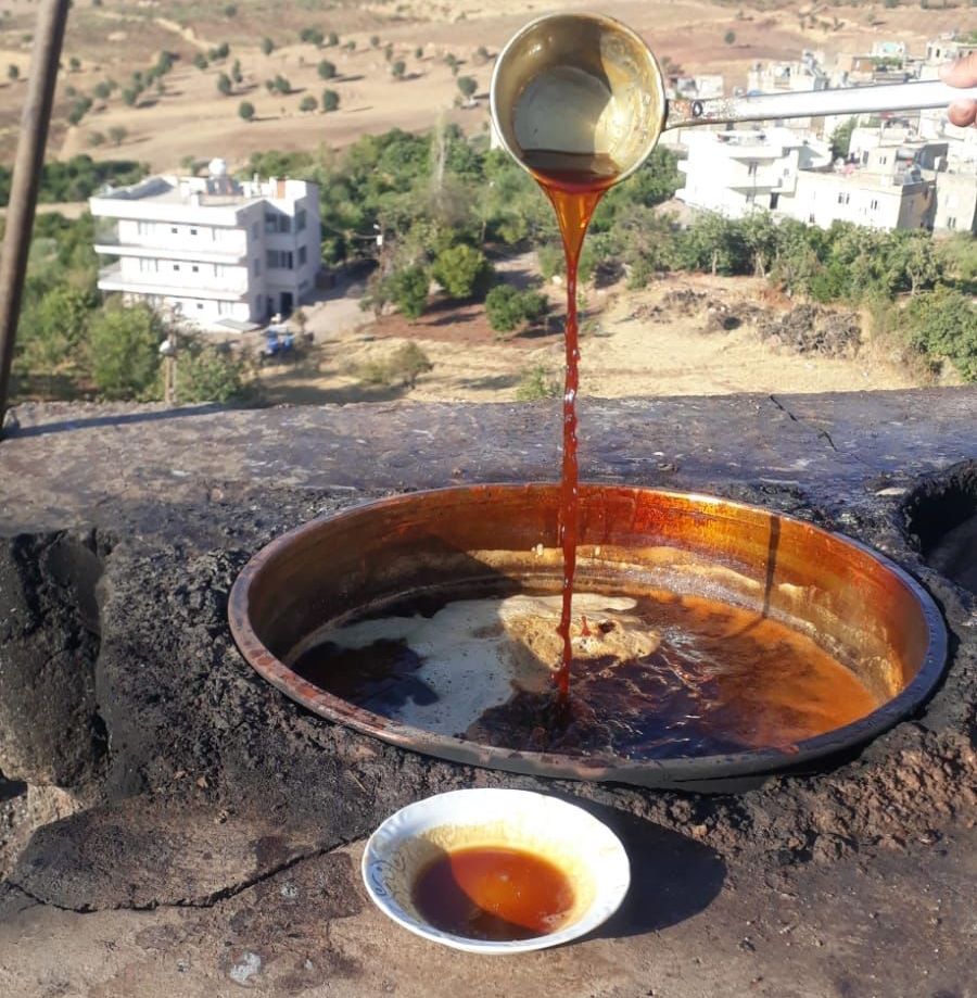 Siirt’te Geleneksel Yöntemlerle Pekmez Yapımına Başlandı