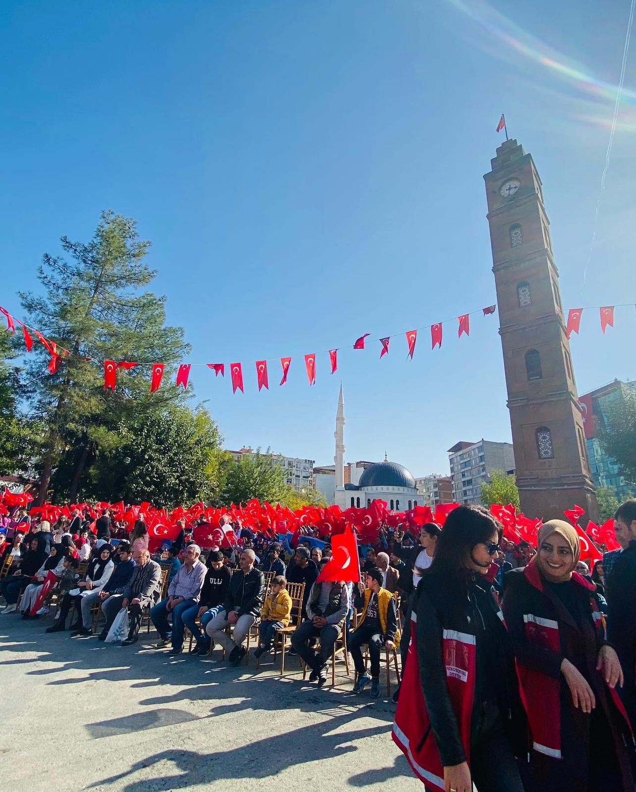 Siirt'te 29 Ekim Cumhuriyet Bayramı Kutlandı