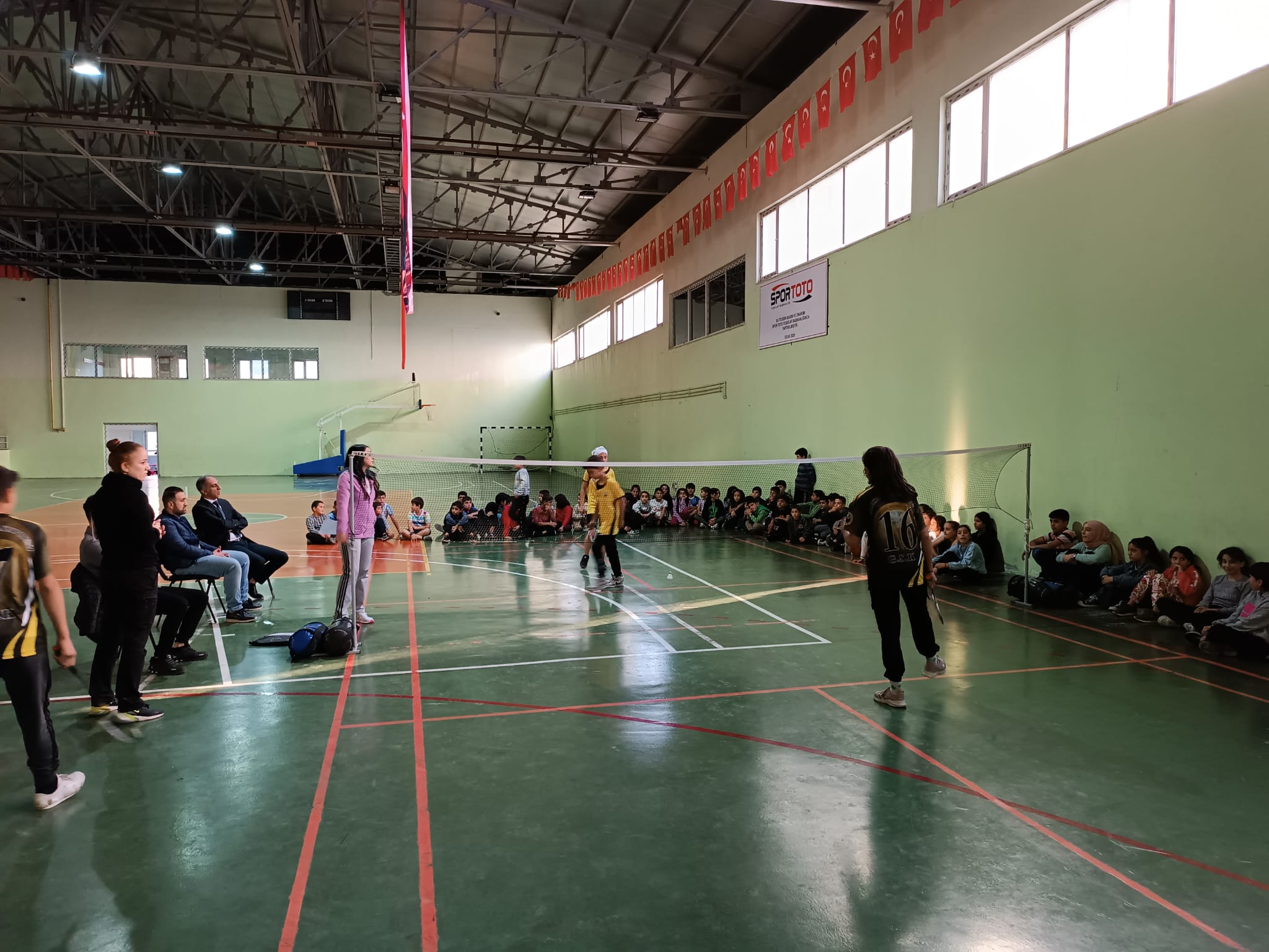 Kurtalan’da Badminton Turnuvası Düzenlendi