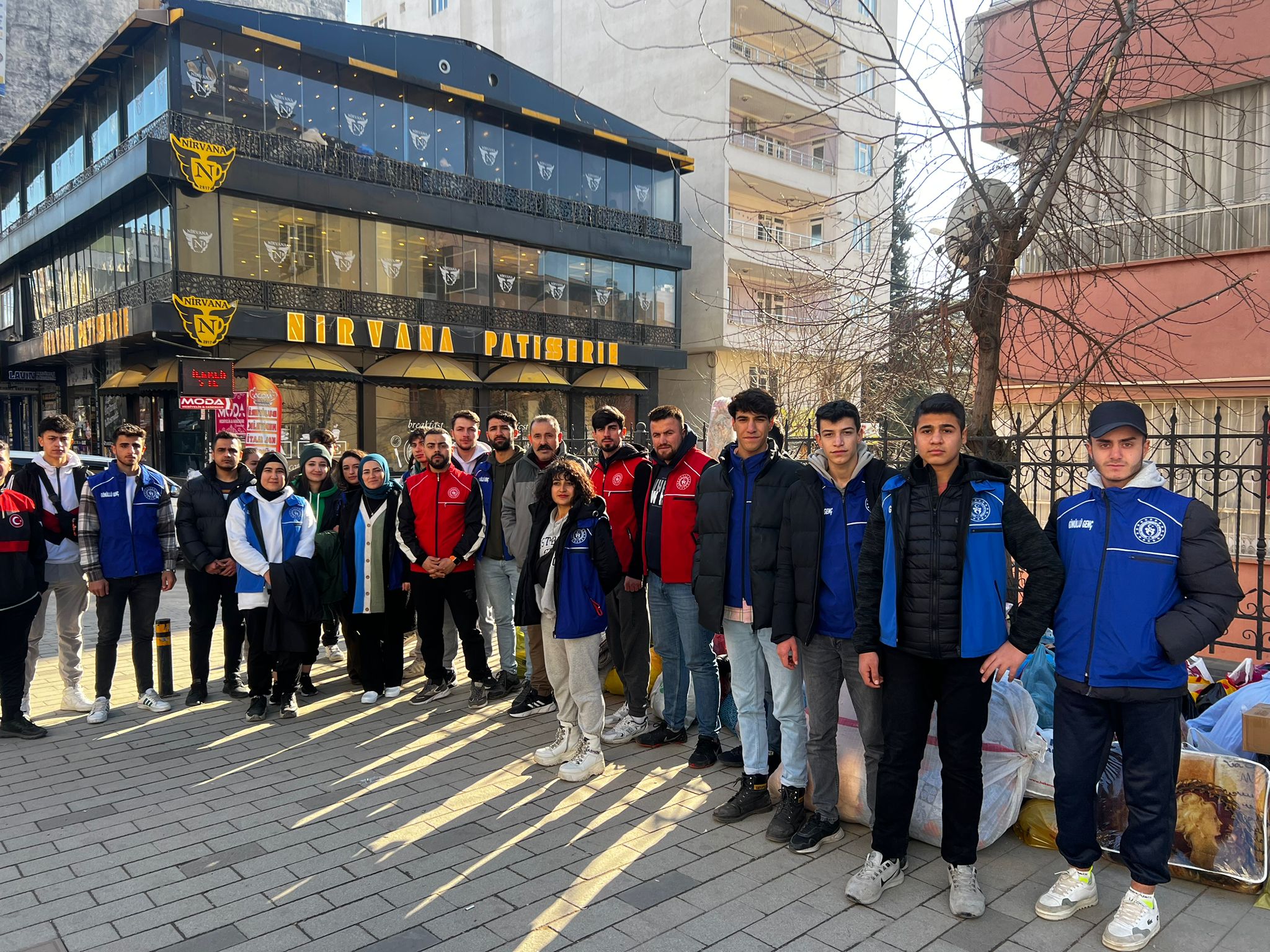 Siirt’e Gelen Depremzedelere Destek İçin Yardım Toplanıyor